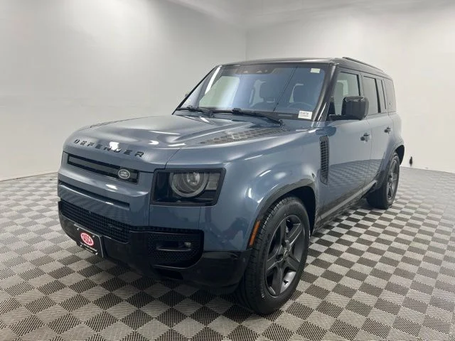 Used 2023 Blue Land Rover X-Dynamic SE image 2