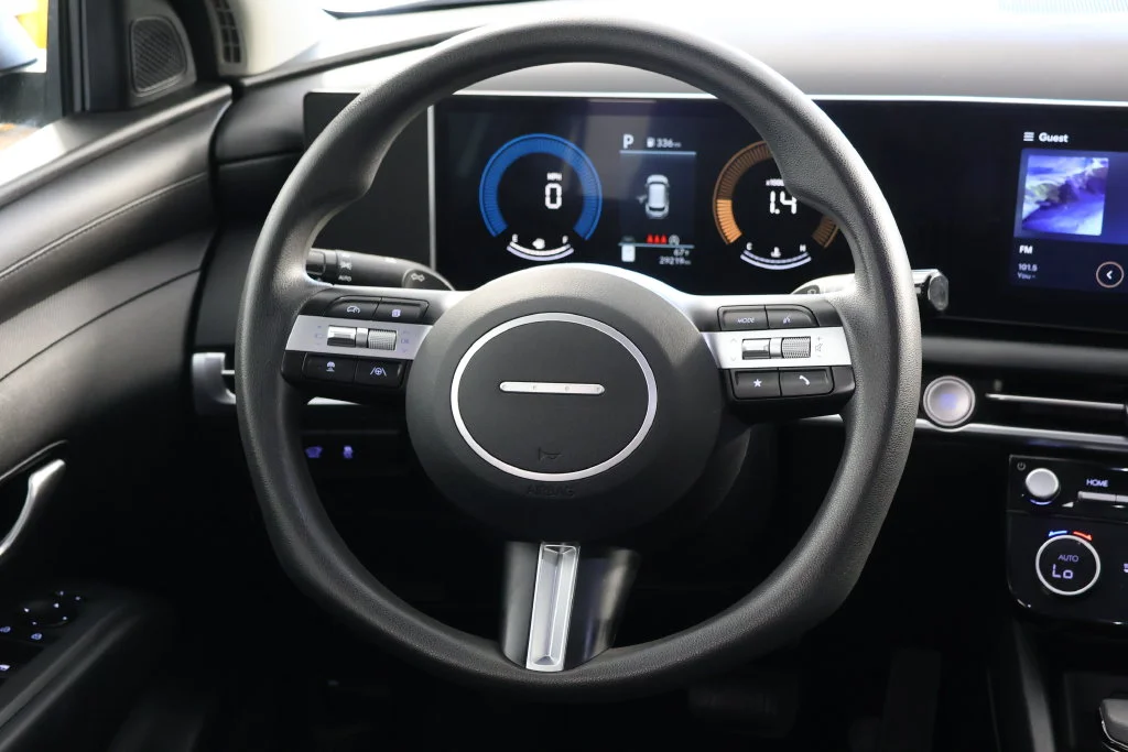 Used 2025 Shimmering Silver Hyundai SEL image 10