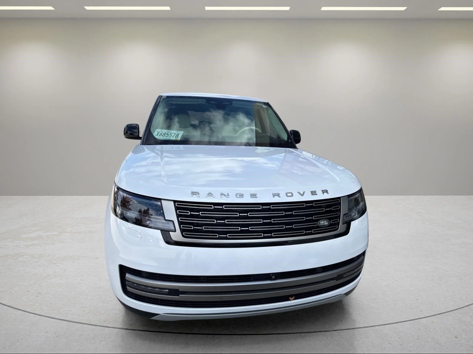 Used 2024 Fuji White Land Rover SE image 24