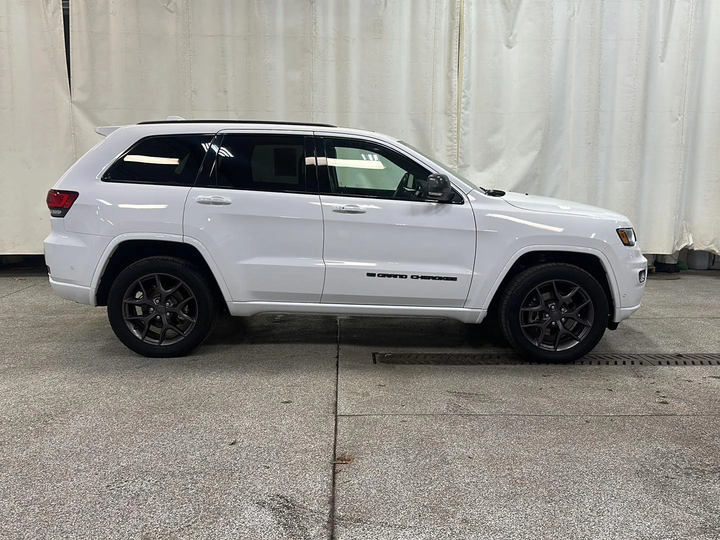 Certified Used 2021 Bright White Clearcoat Jeep 80th Anniversary image 7
