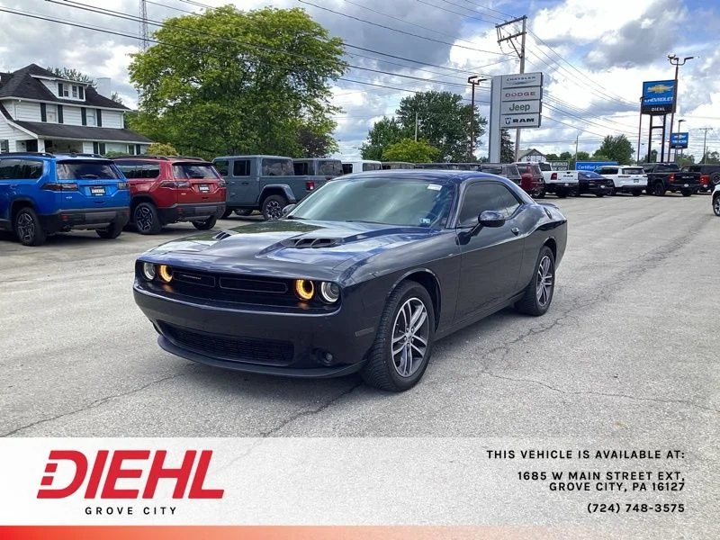 Used 2019 Gray Dodge SXT image 3