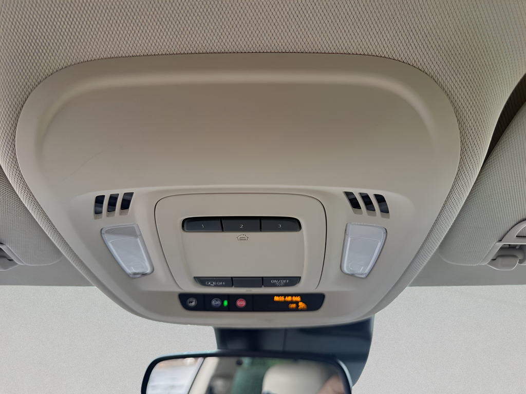 Used 2021 Red Buick Essence image 29