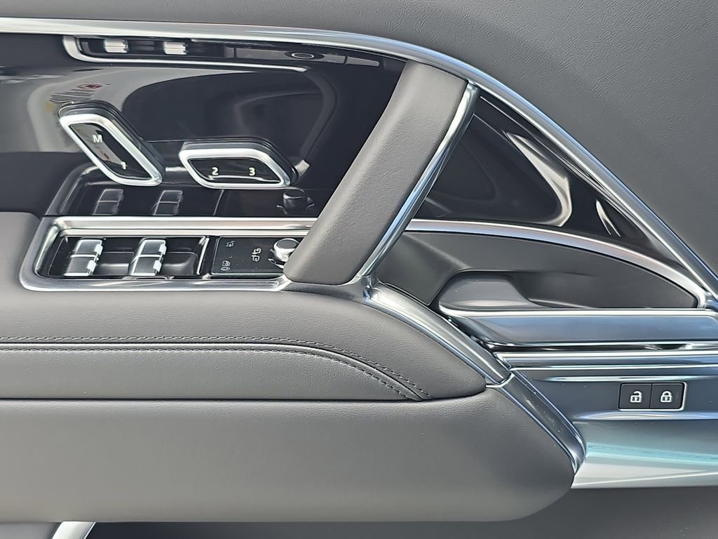 2025 Land Rover Range Rover SE - Photo 29