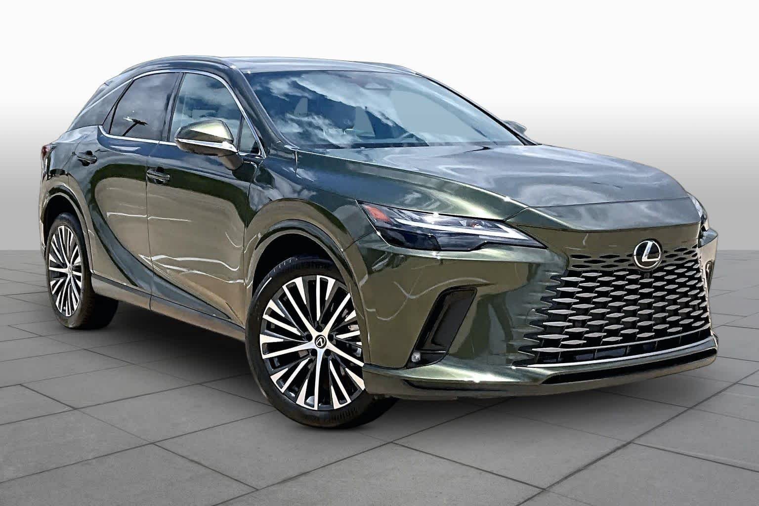 Used 2025 Nori Green Pearl Lexus Premium Plus image 3