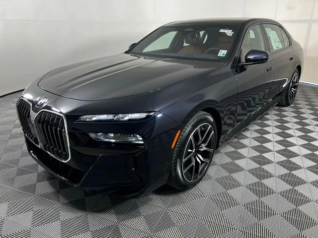 New 2025 Carbon Black Metallic BMW 760i xDrive image 3