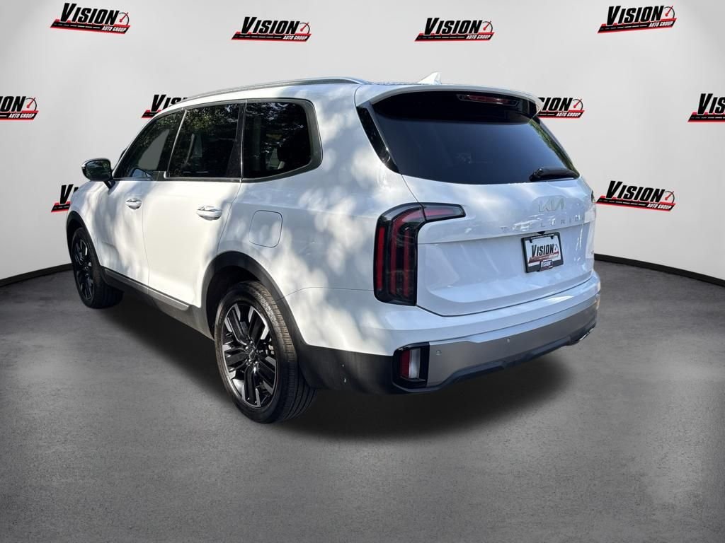 Used 2025 White Kia SX-Prestige image 3