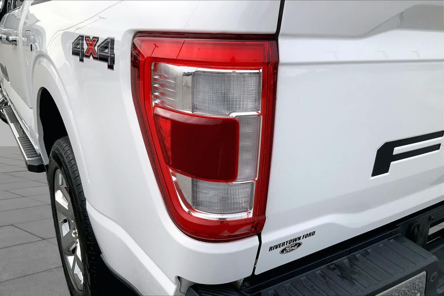 Used 2023 Oxford White Ford LARIAT image 27