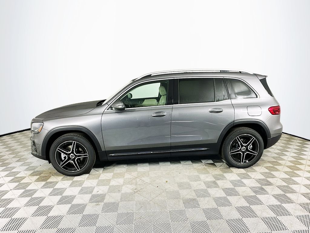 Used 2026  Mercedes-Benz GLB 250 image 4