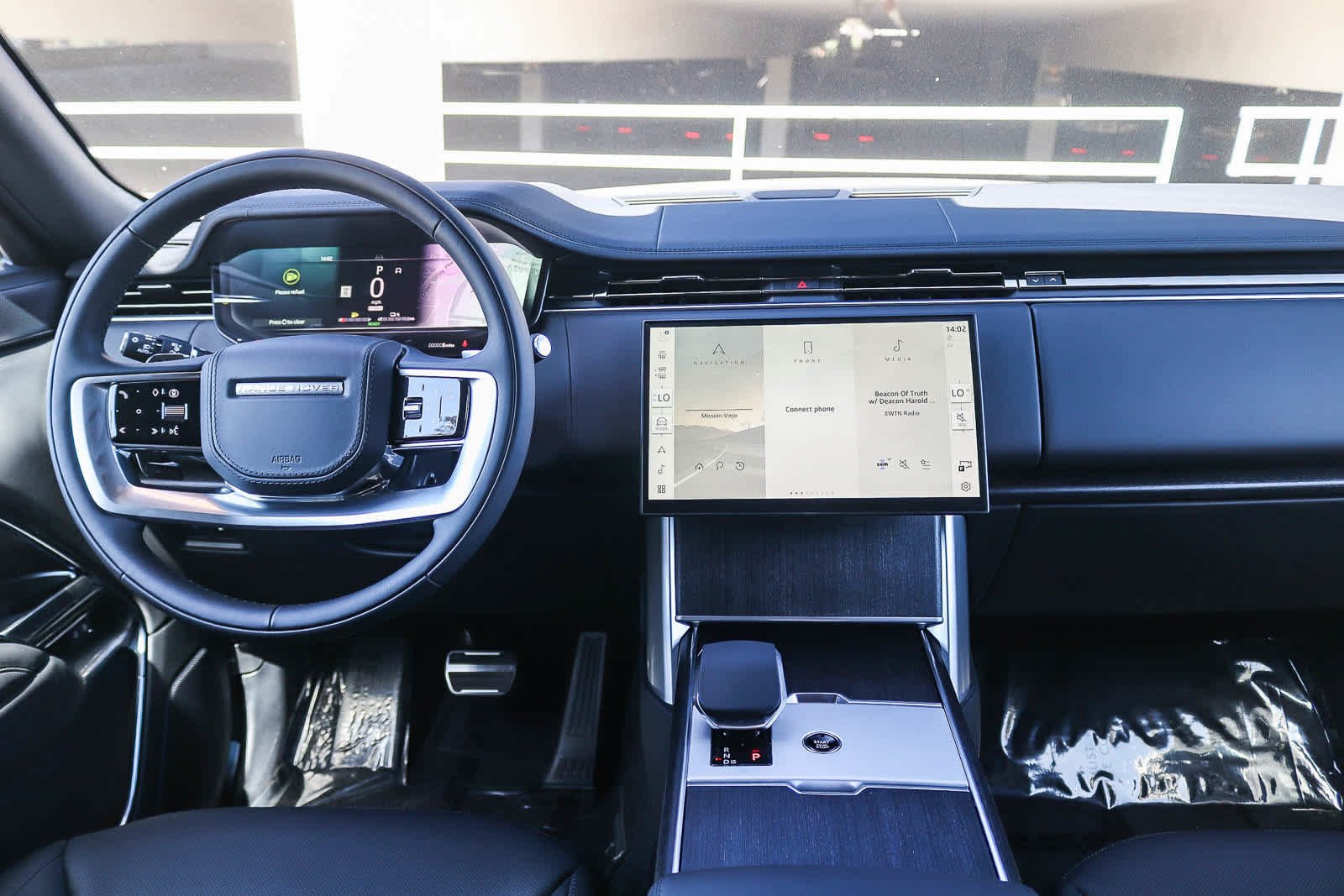 New 2026 Carpathian Grey Land Rover SE image 10