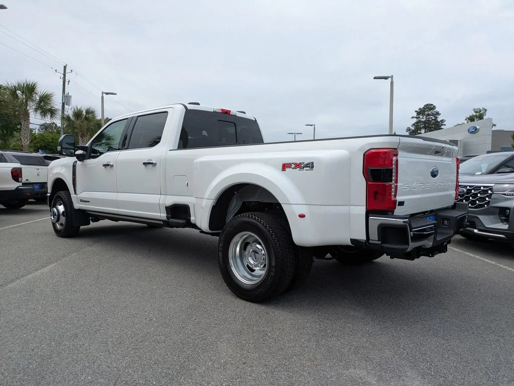 New 2026 Star White Metallic Tri-Coat Ford Lariat image 5
