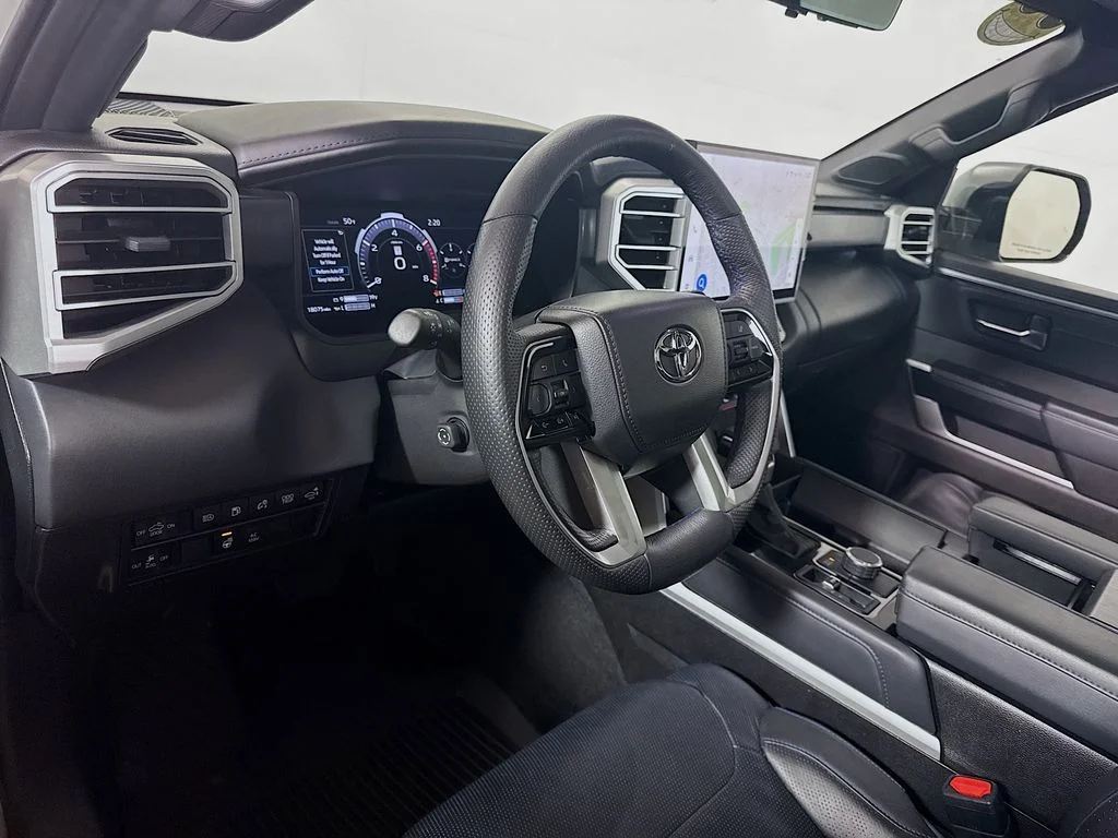 Used 2025 Lunar Rock Toyota Platinum Hybrid image 10