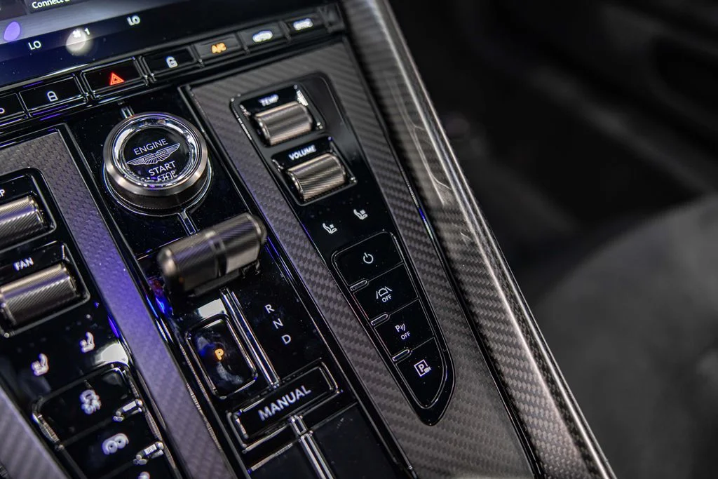 Used 2025 Green Aston Martin DB12 image 30