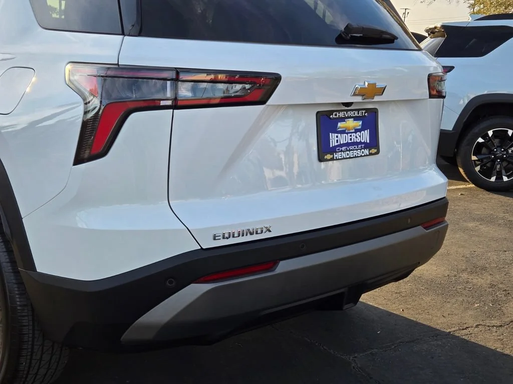 Used 2026 Summit White Chevrolet LT image 5