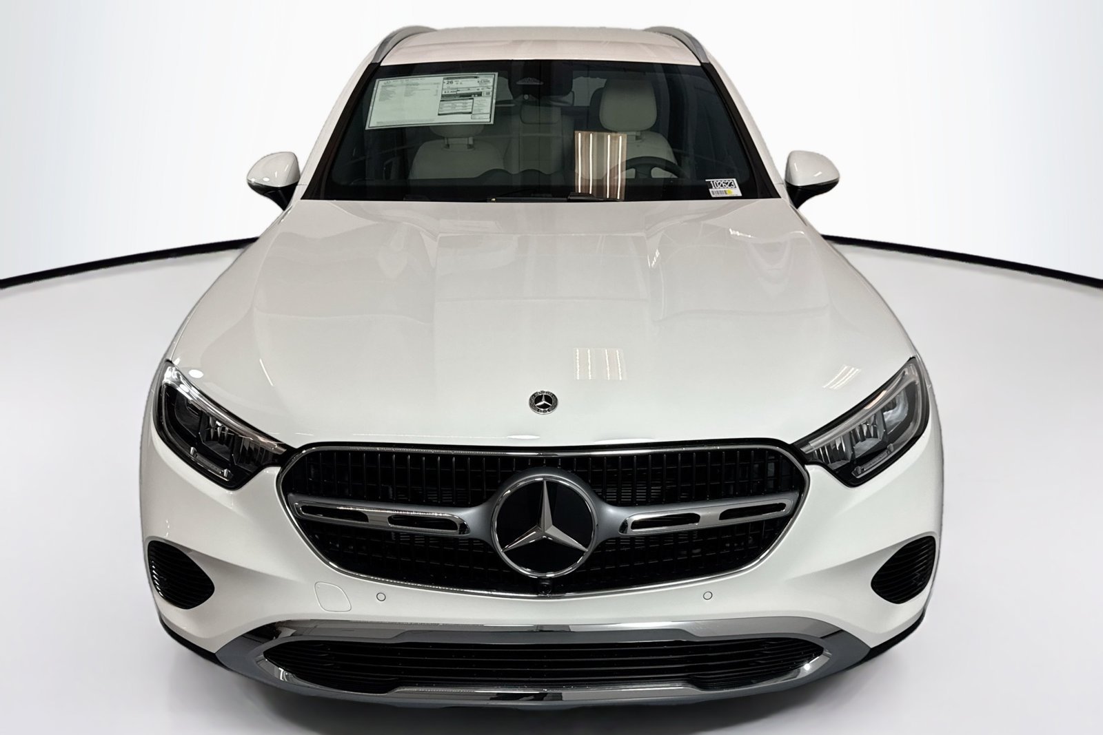 New 2026 Polar White Mercedes-Benz GLC 300 image 2