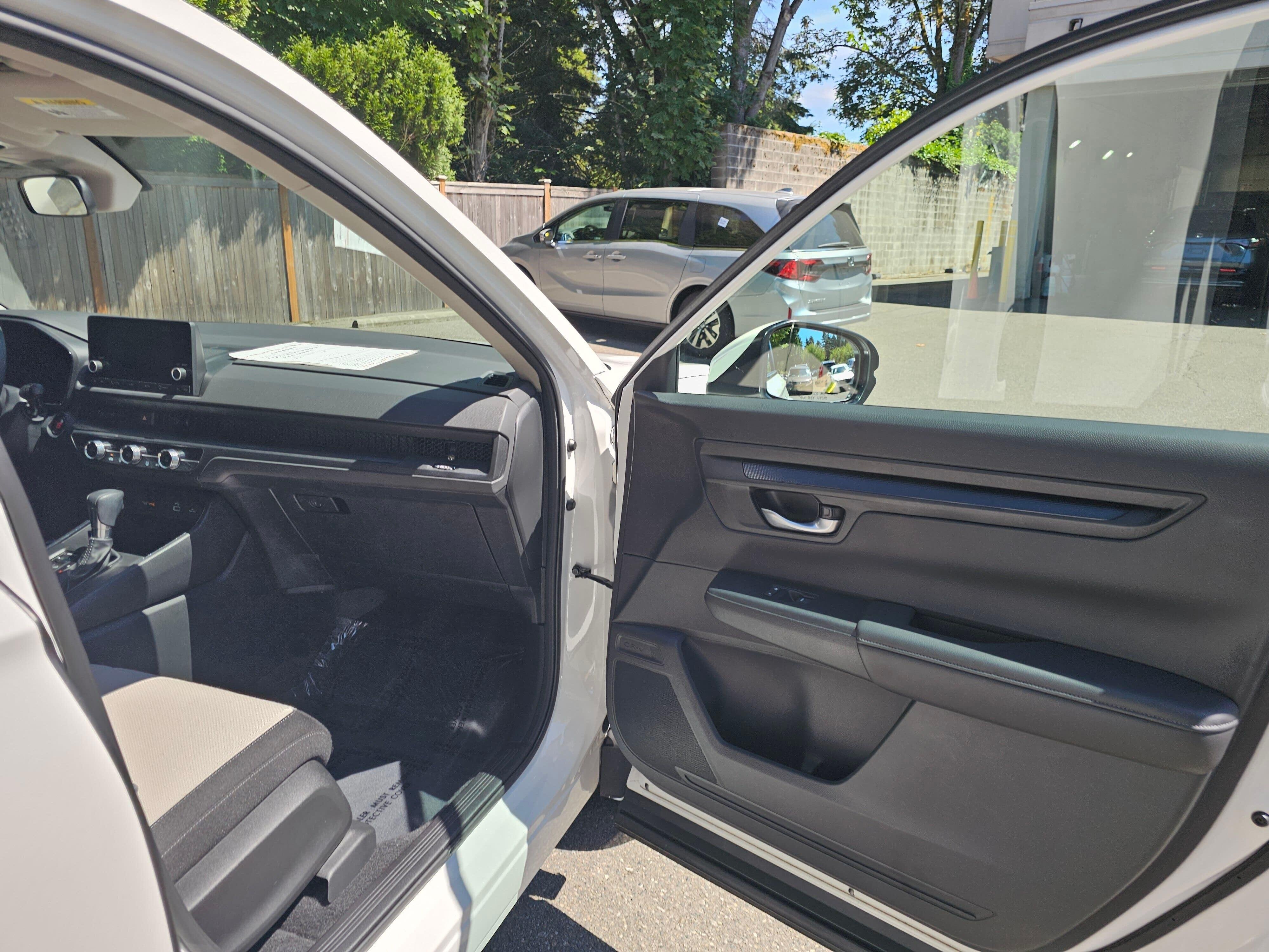 2024 Honda CR-V LX - Photo 11