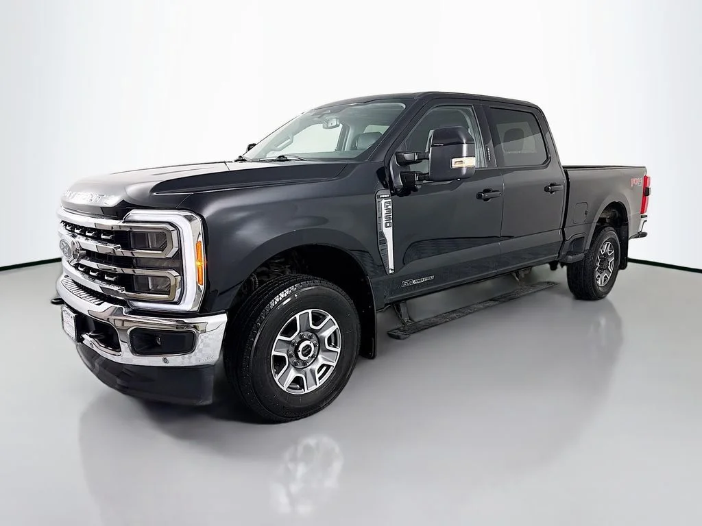 2023 Ford F-350 Lariat 4x4 Crew Cab 160 in SRW's photo