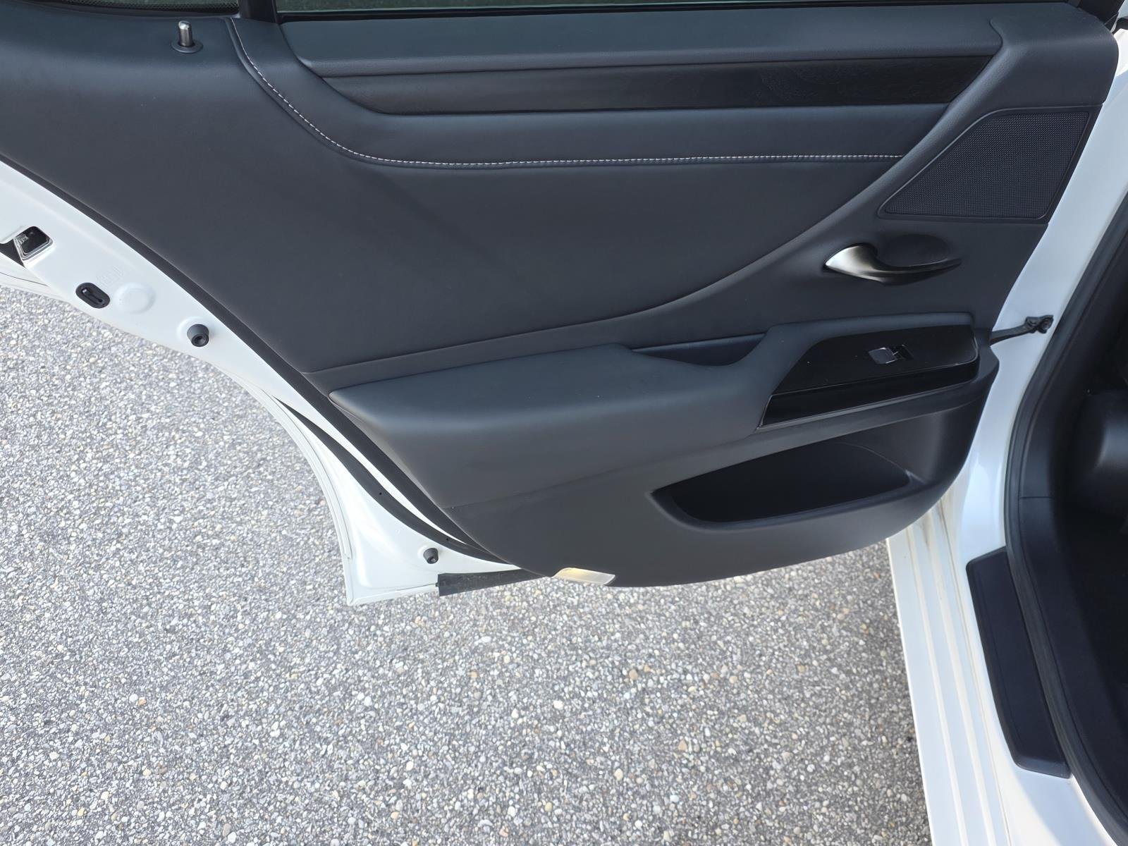 Certified Used 2025 White Pearl Lexus 350 image 32