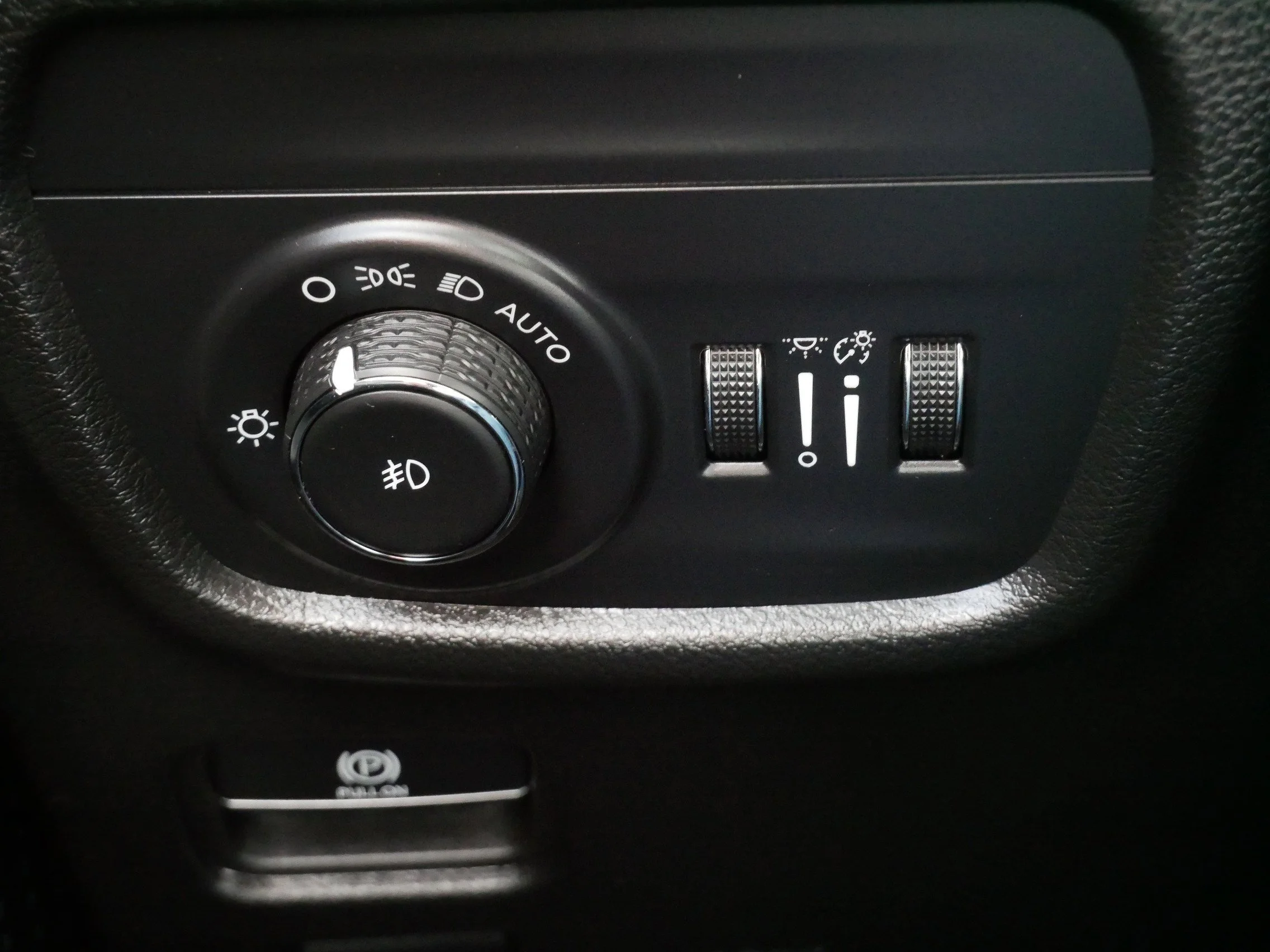 Used 2023 Rocky Mountain Pearlcoat Jeep Limited image 26