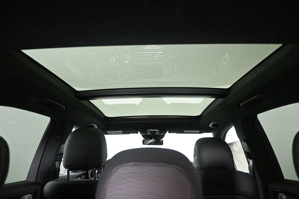 New 2026 MANUFAKTUR Moonlight White Metallic Mercedes-Benz GLE 350 image 21