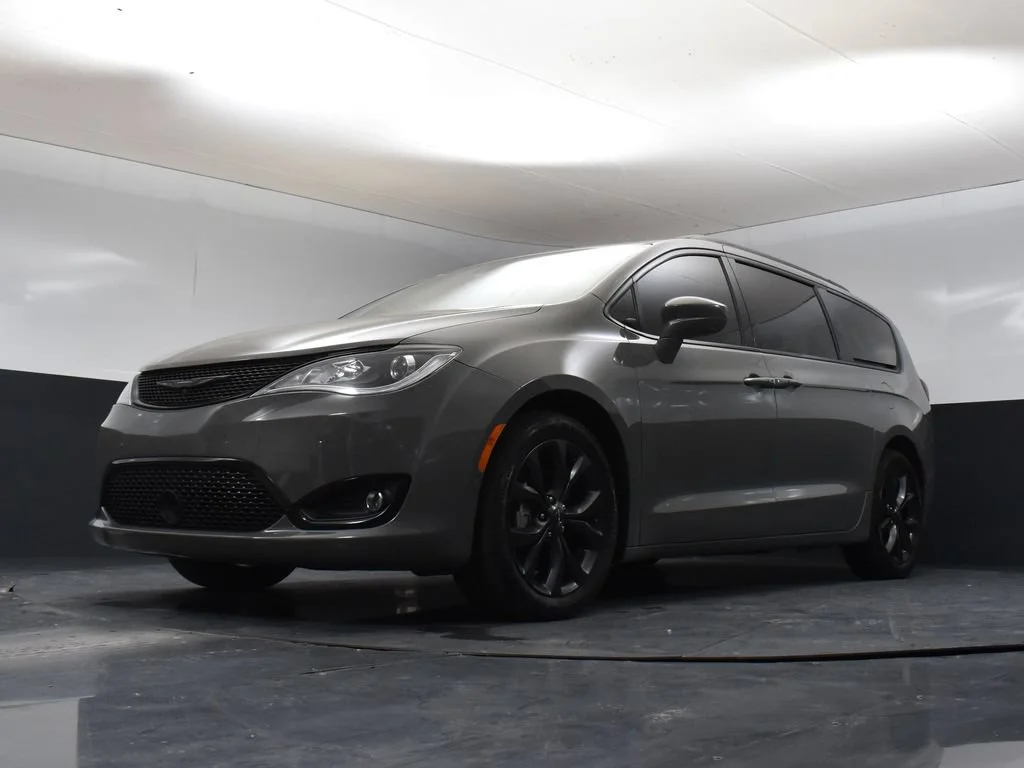Used 2020 White Chrysler Touring L Plus image 12