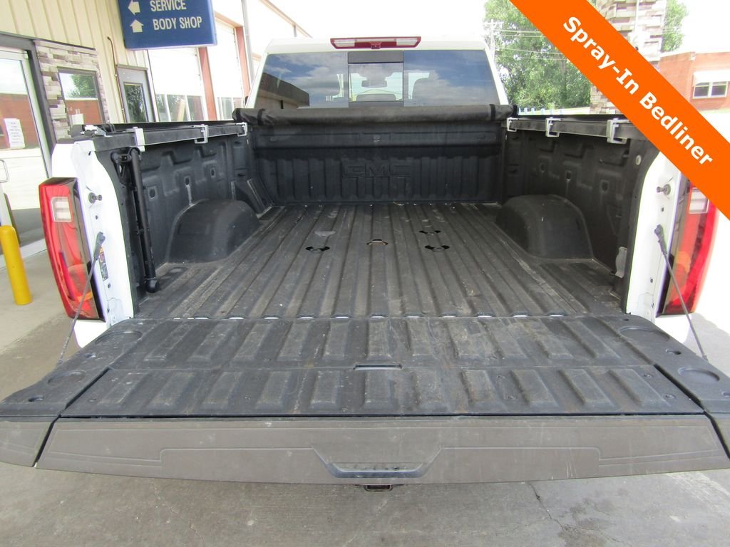Used 2025 White GMC SLT image 24