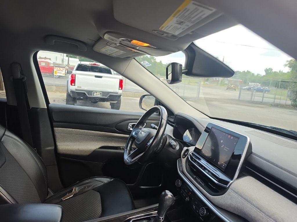 Used 2022 Gray Jeep Latitude FWD image 34