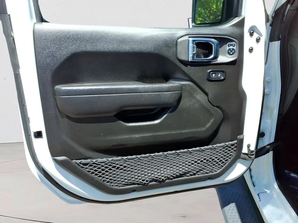 Used 2022 White Jeep Unlimited Willys image 20