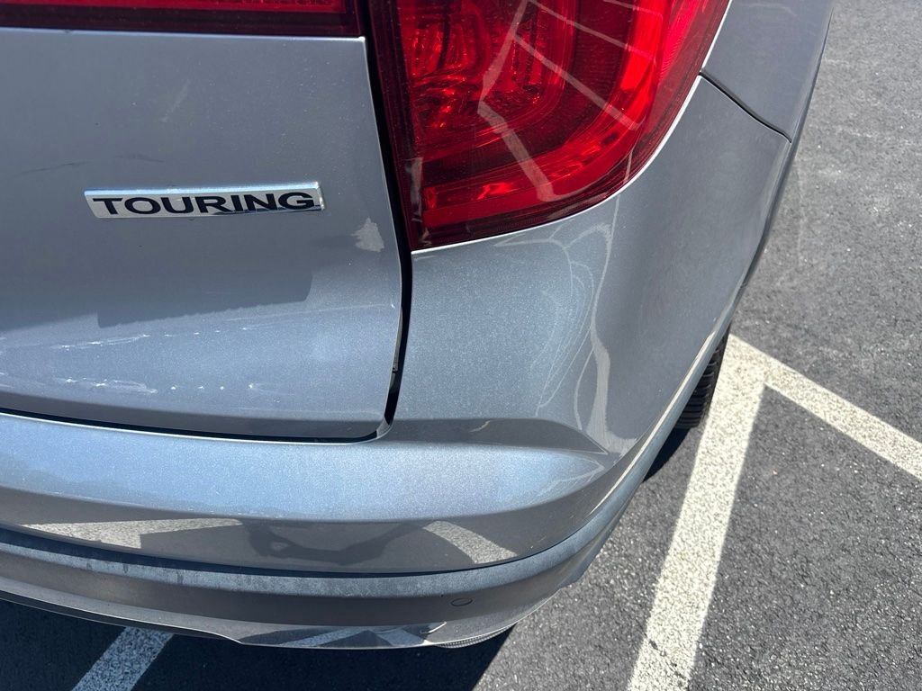 Used 2017 Lunar Silver Metallic Honda Touring image 6