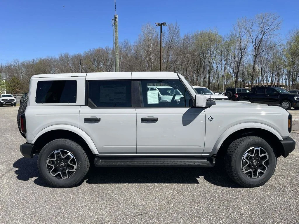 New 2026 White Ford Outer Banks image 2