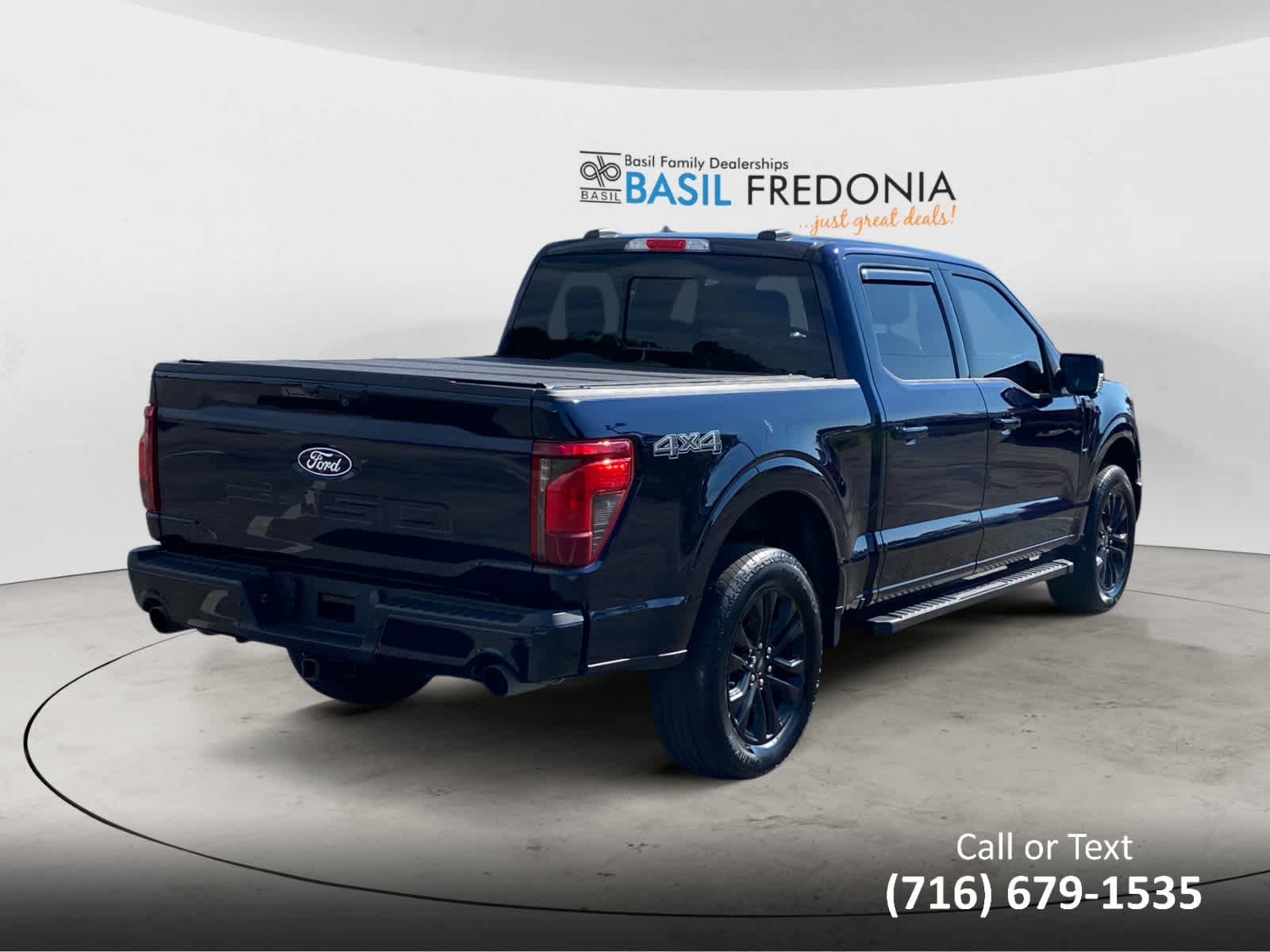 Used 2024 Antimatter Blue Ford XLT image 9