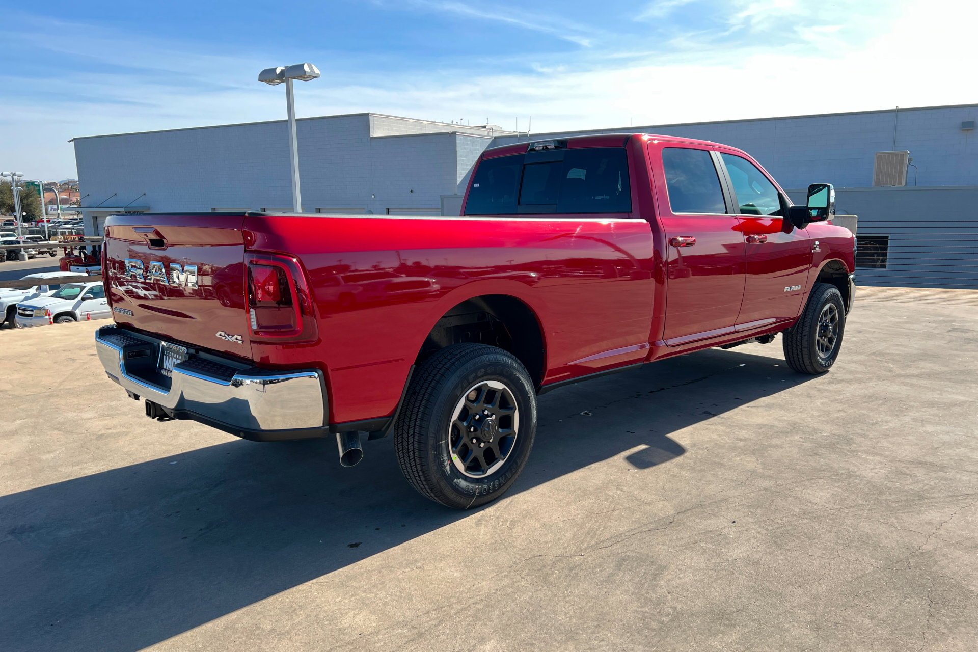 New 2026 Molten Red Pearl-Coat Exterior Paint RAM Laramie image 6