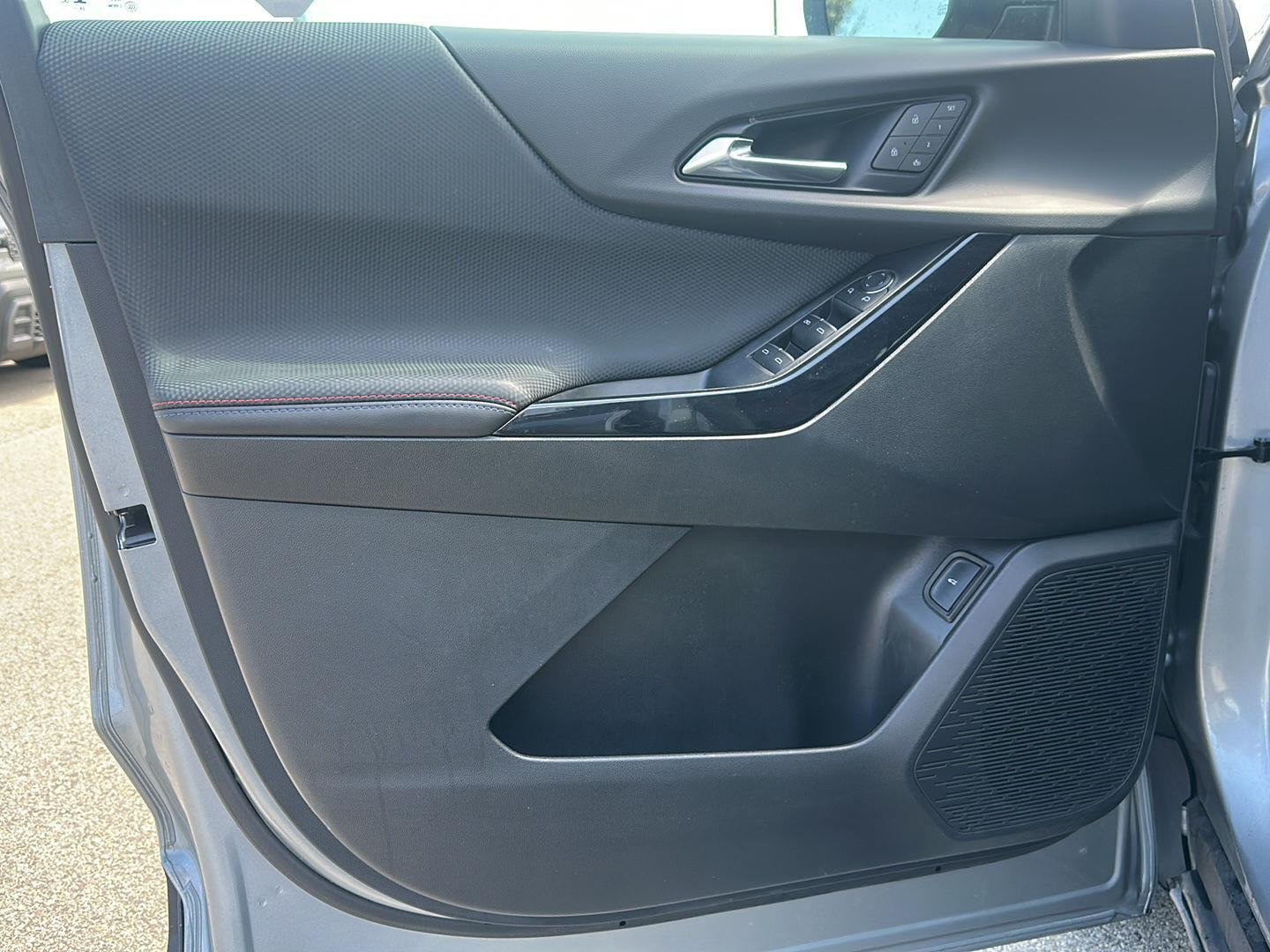 Used 2025 Sterling Gray Metallic Chevrolet AWD RS image 10