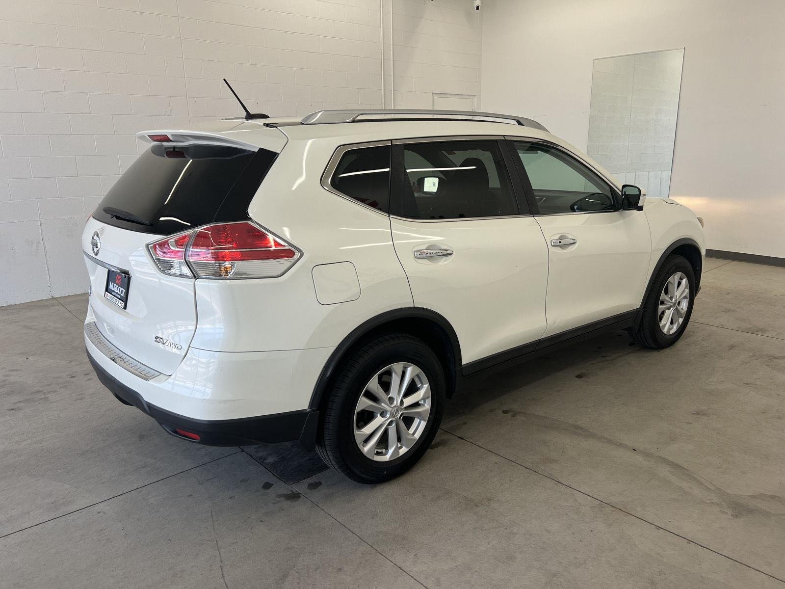 Used 2016 Pearl White Nissan SV image 4