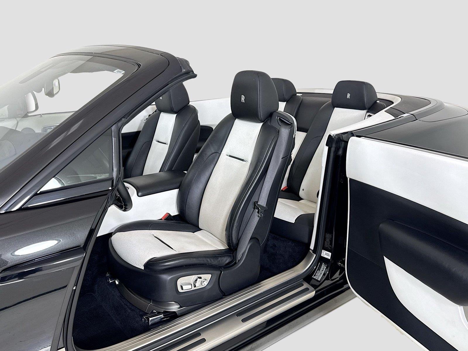 Used 2018 Obsidian Rolls-Royce  image 13
