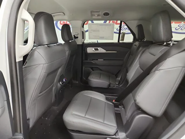 New 2026 Star White Metallic Tri-Coat Ford Active image 14