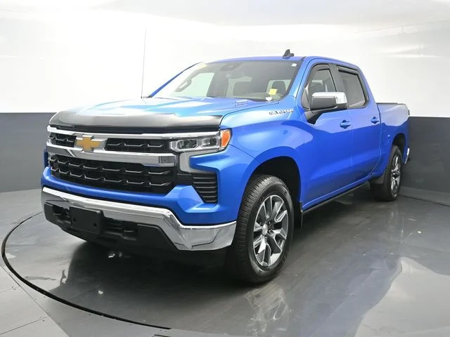 Used 2025 Blue Chevrolet LT image 3