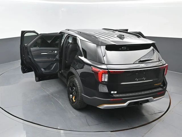 New 2026 Agate Black Metallic Ford Tremor® image 26