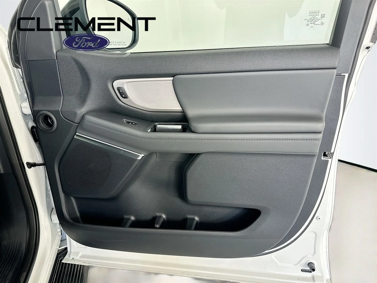 New 2026 Star White Metallic Tri-Coat Ford MAX Active image 33