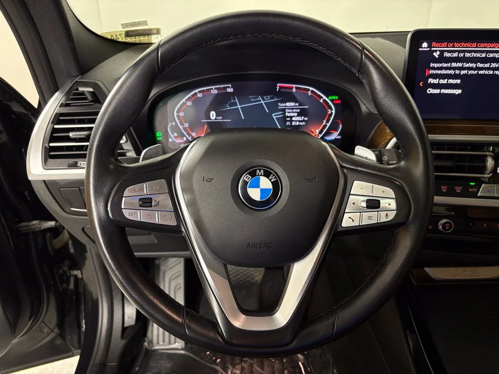 Used 2022 Black BMW sDrive30i image 19