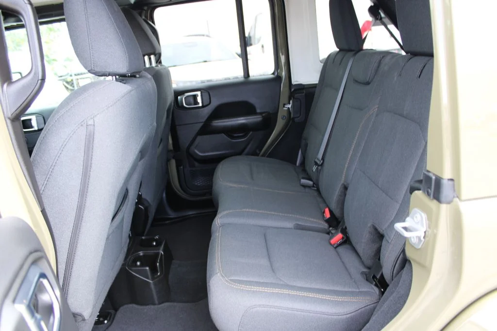 Used 2026  Jeep Sahara image 15