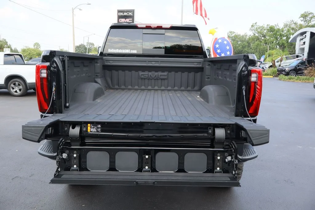 Used 2025 Black GMC Denali image 29