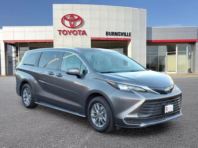 2024 Toyota Sienna LE