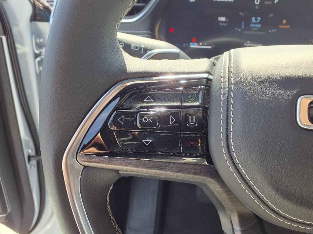 2024 Jeep Grand Cherokee Overland - Photo 12