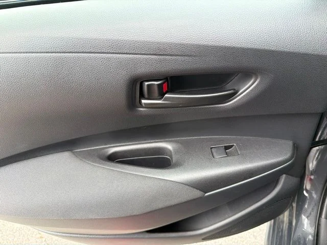 Used 2025  Toyota LE image 18