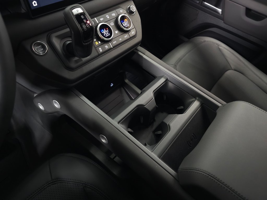2025 LAND ROVER DEFENDER - Image 37