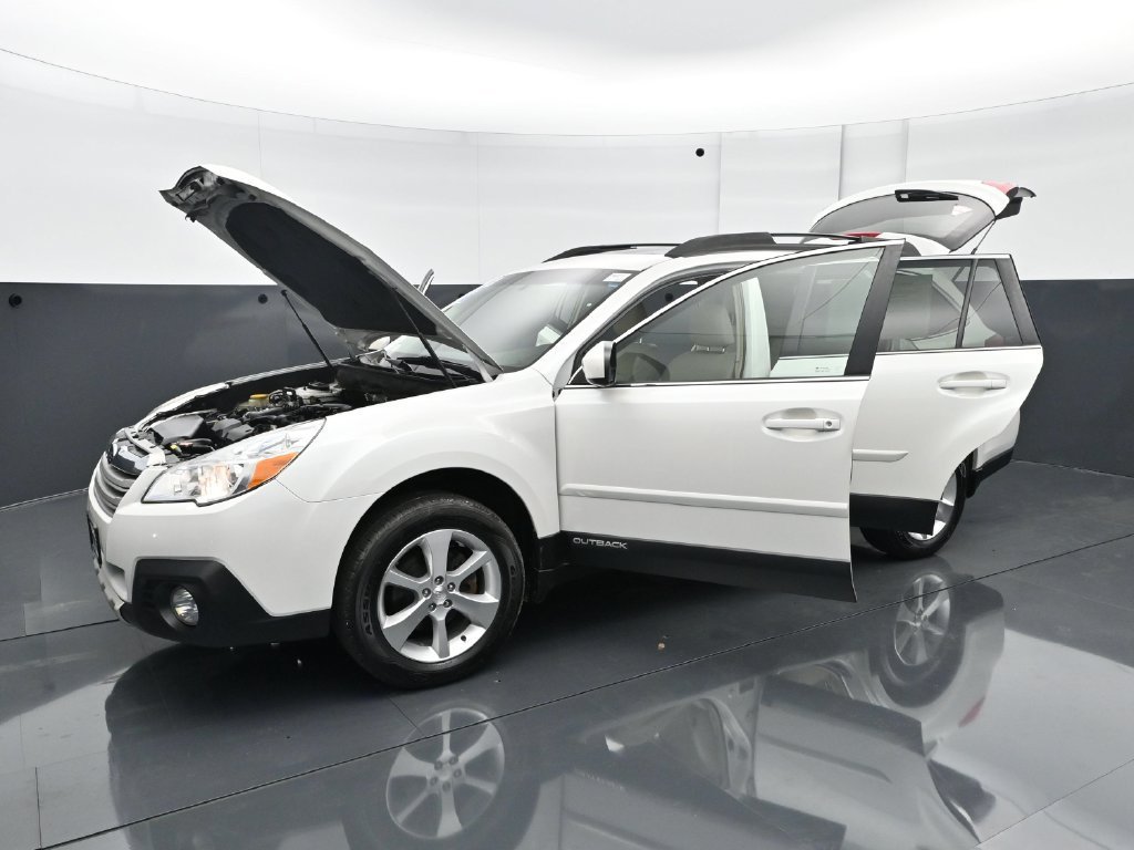 Used 2013 Satin White Pearl Subaru 2.5i image 37