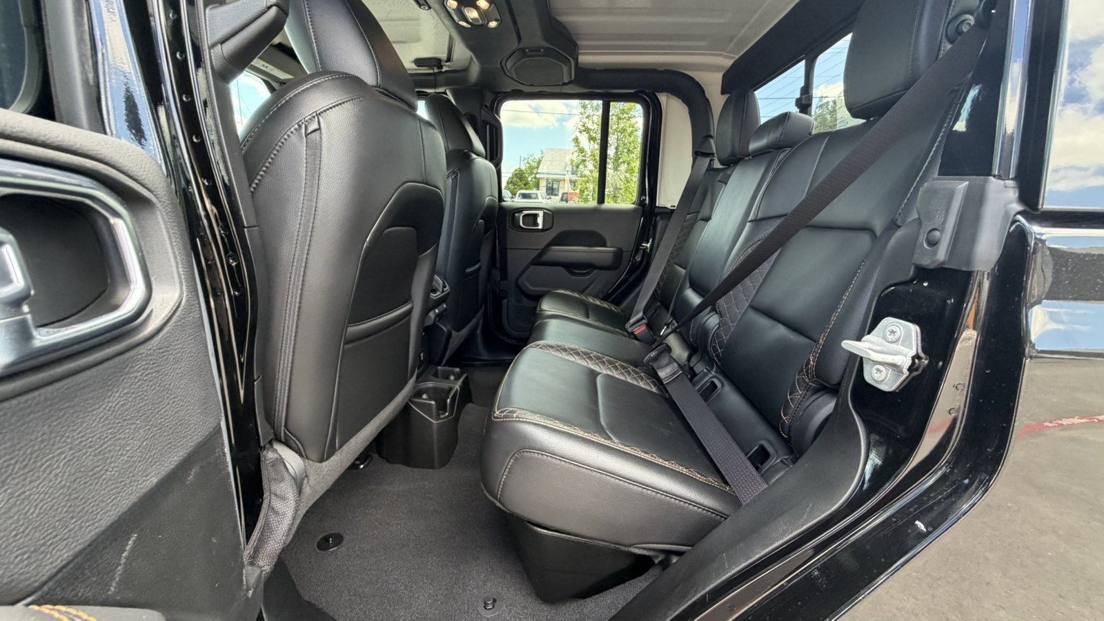 Used 2023 Black Clearcoat Jeep High Altitude image 15