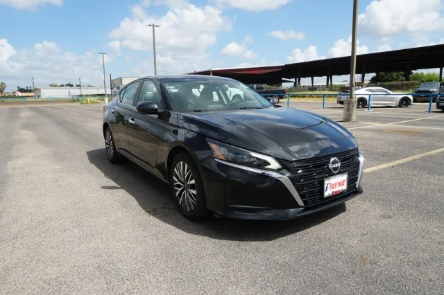 Used 2025 BLACK Nissan SV image 3