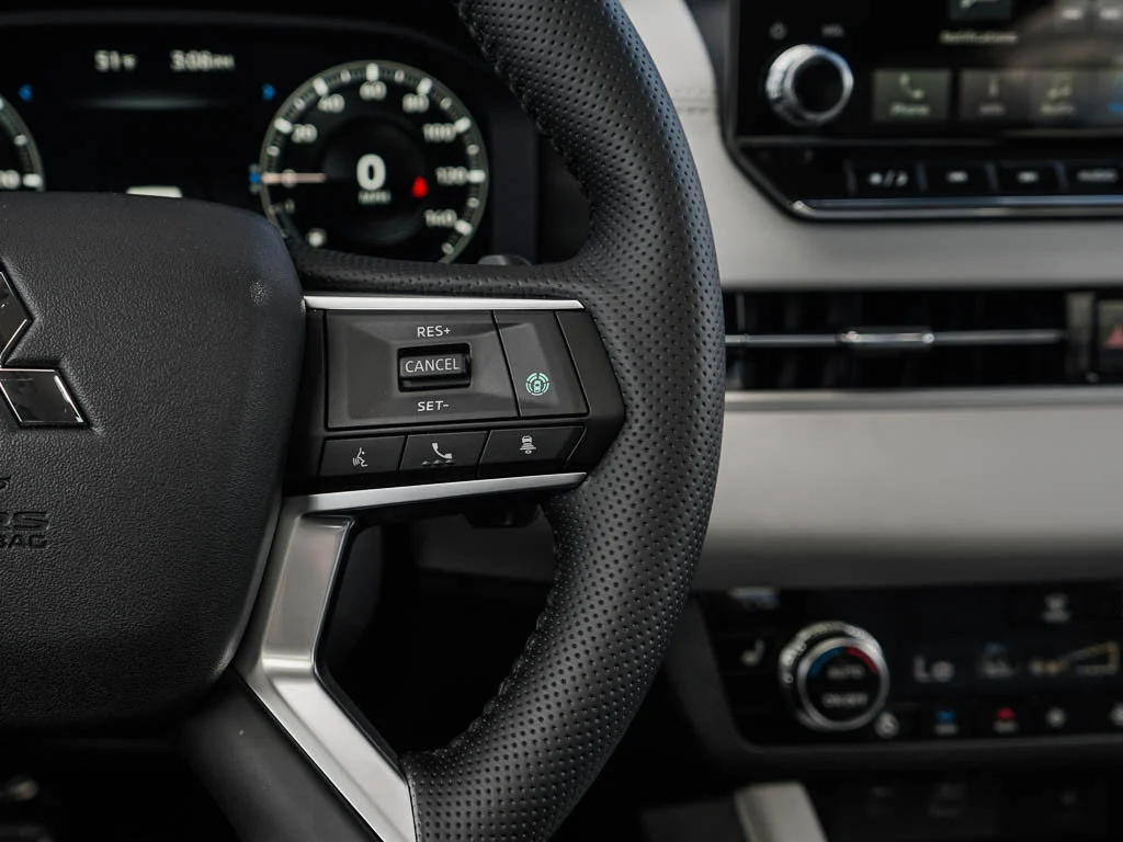 2025 Mitsubishi Outlander Plug-in Hybrid Platinum Edition - Photo 22