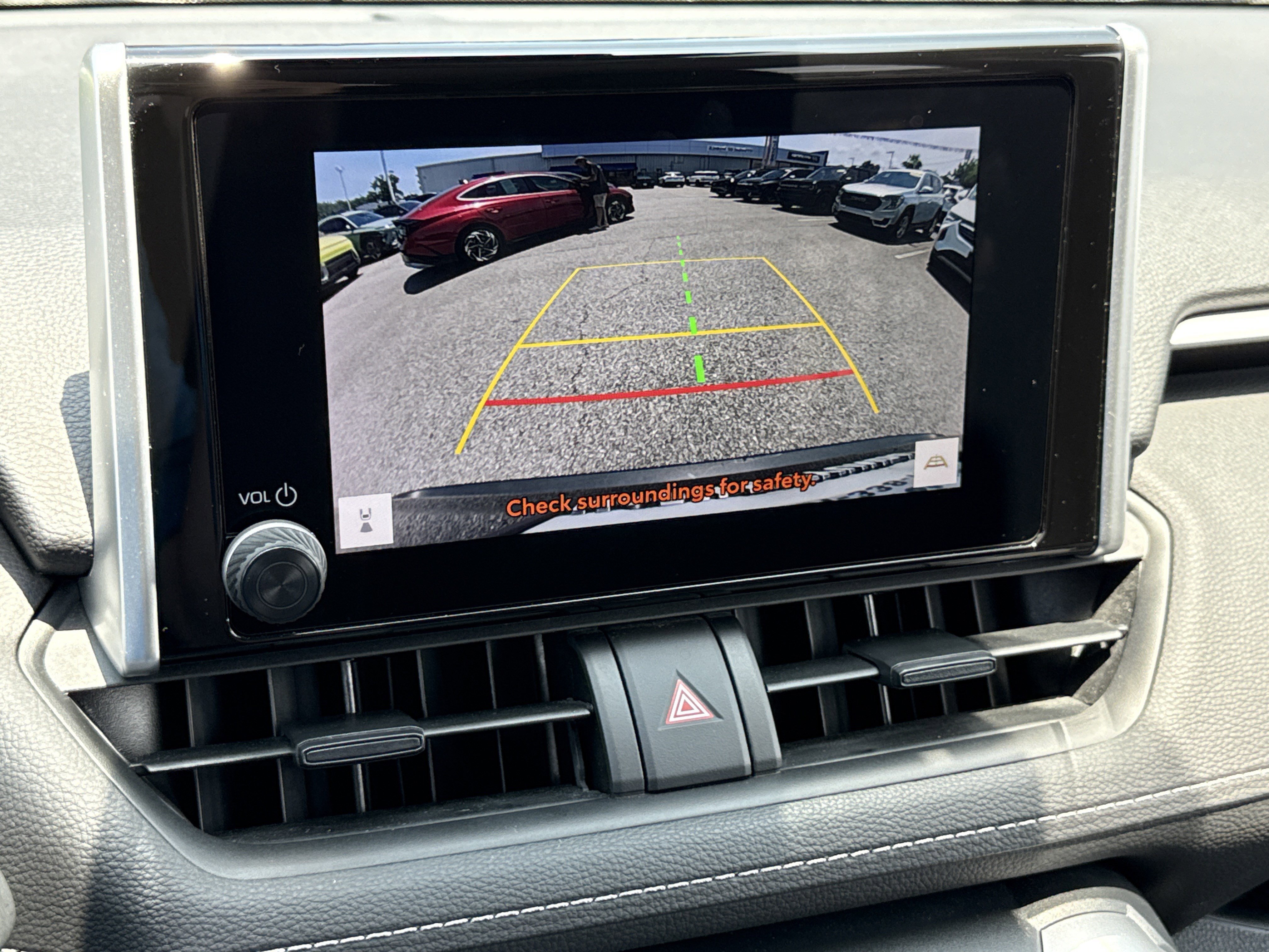 2023 Toyota RAV4 XLE - Photo 24